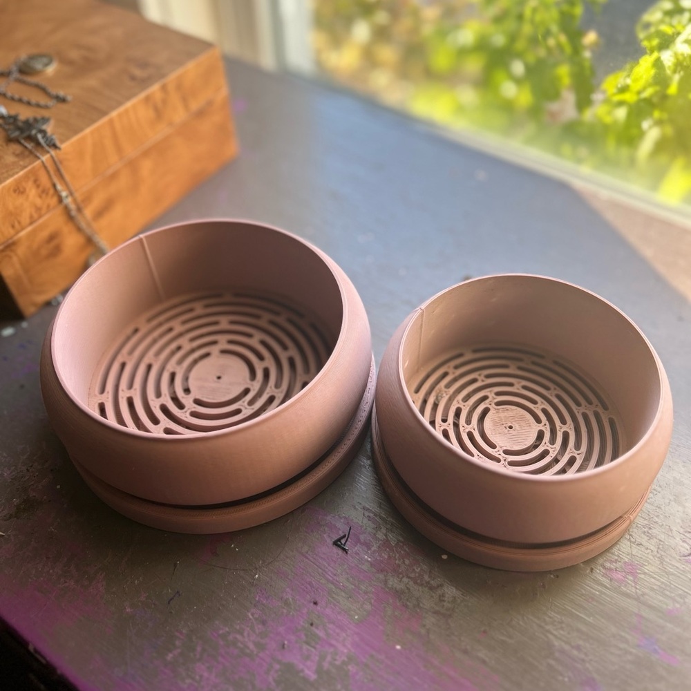 set of two small planters (4” diameter and 5” diameter, one each)